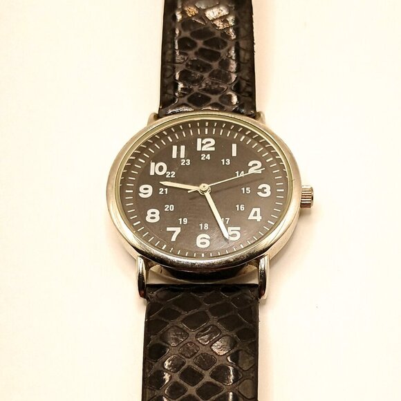 Wristwatch Analog Quartz Singapore Movement Faux Leather Band - Picture 1 of 7